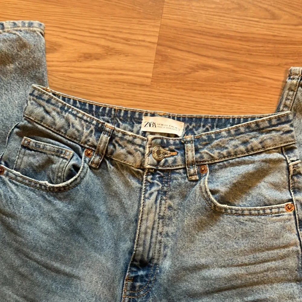 Women’s Zara High Waisted Straight Leg Jeans, Size 4 - Picture 2 of 8